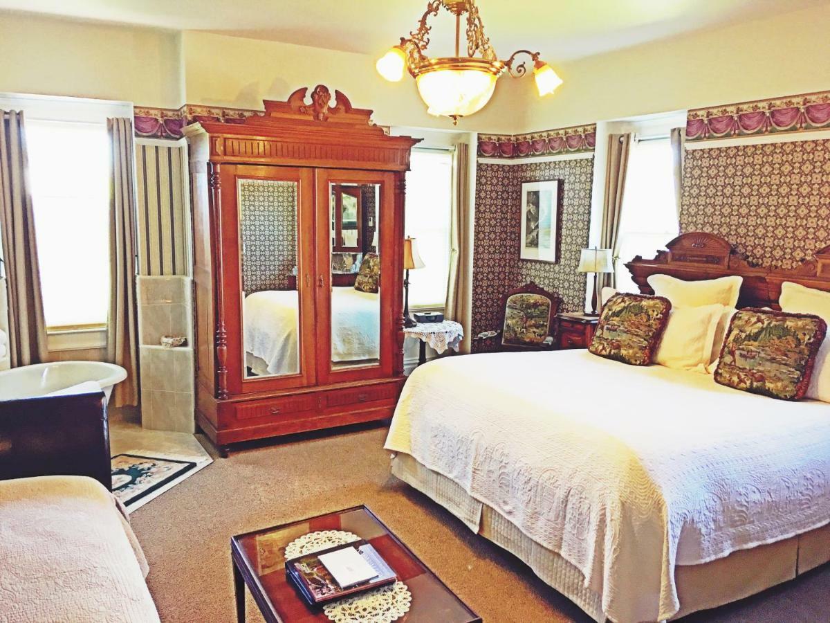 Churchill Manor Napa Luaran gambar